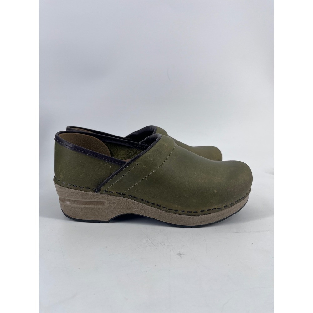 Dansko Professional Waxy Celery Leather Clogs Olive Green Womens 36 Business